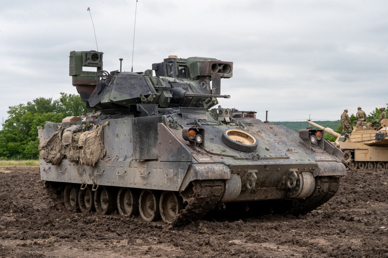 How Many Bradley IFVs Can Ukraine Buy for $150 Million?, Defense Express