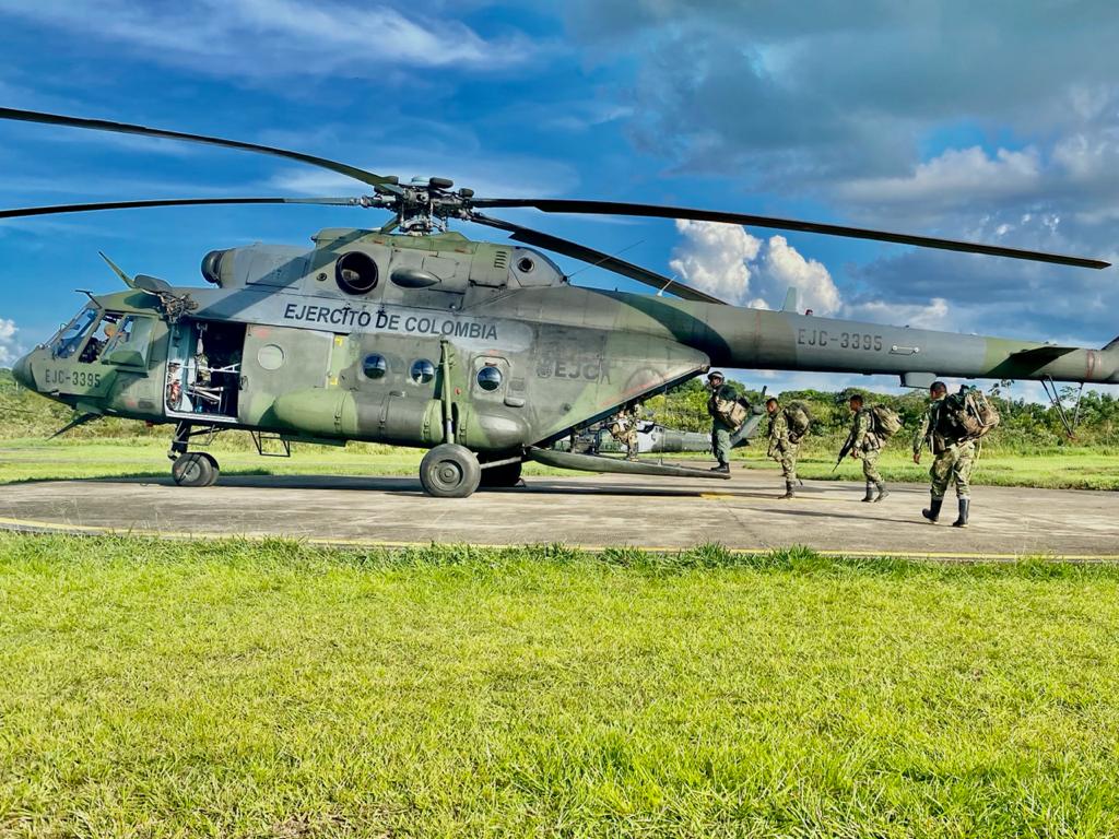 A Colombian Mi-17 / Defense Express / Columbia Refused to Give its Mi-17 to Ukraine, Now Struggles to Repair Them Due to Sanctions on russia