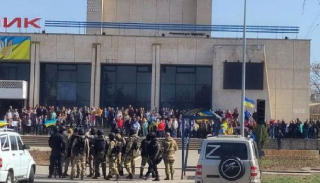 National Nuclear Energy Generating Company of Ukraine “Energoatom”: Invaders fire on pro-Ukrainian rally participants in Enerhodar, Defense Express, war in Ukraine, russia-Ukraine war
