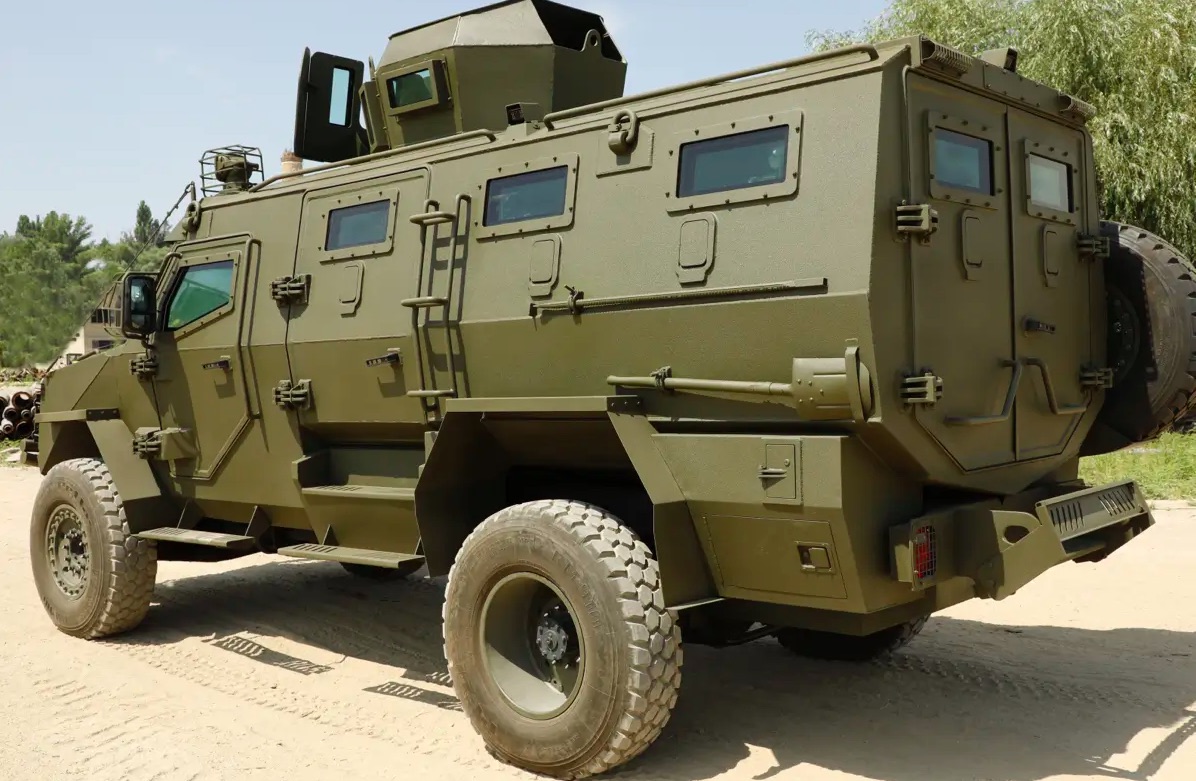 GYURZA-01 in the field / Defense Express / How Gyurza APC Proves Itself in Combat: Surviving Landmines, Drones, and Bullets