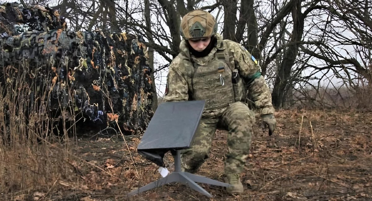 The Starlink antenna Defense Express Ukraine's Defense Ministry Confirms russia Uses Starlink-Connected Drones to Strike Ukrainian Cities, Contacts SpaceX