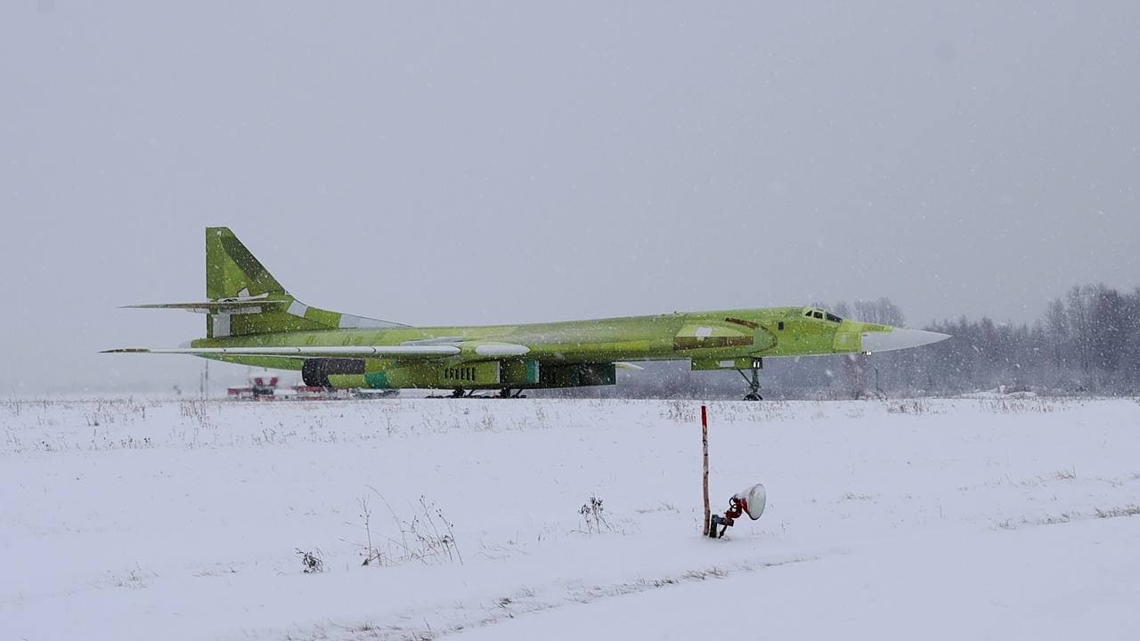 Tu-160M2 made of an abandoned Soviet-time carcass heats up the engine before its first test flight, January 2022