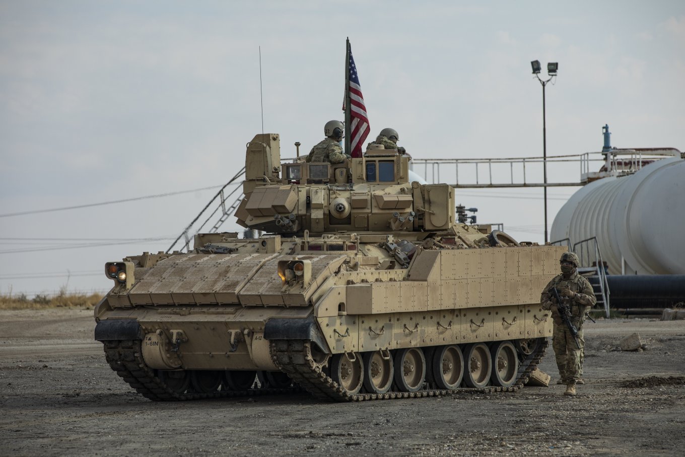 Illustrative photo: Bradley IFV of the 1st Armored Division