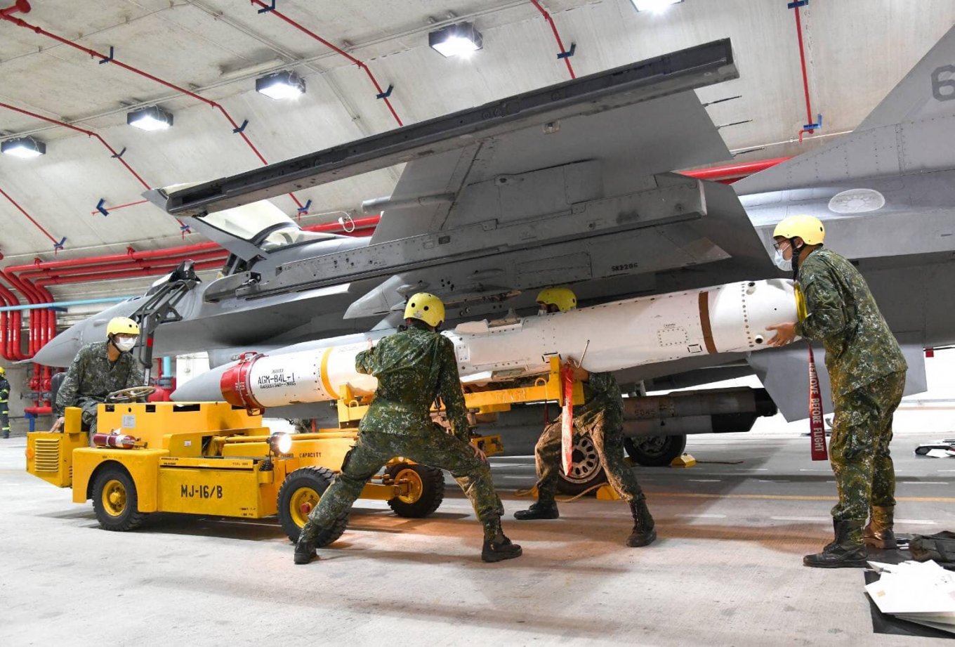 A Harpoon being mounted under a Taiwanese Air Force F-16 wing