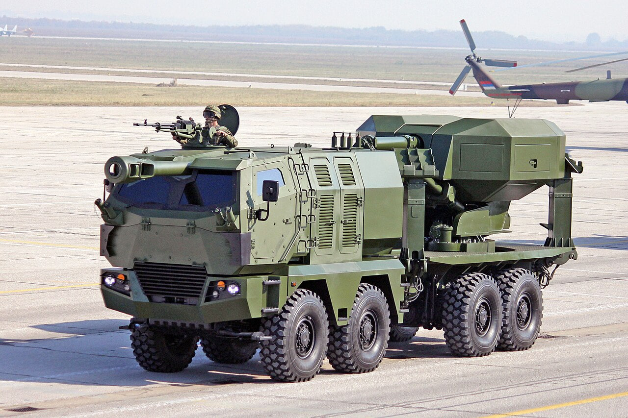 Illustrative photo: Serbian Nora B-52 self-propelled artillery system / Defense Express / Azerbaijan Considers Lifting Embargo Military Aid to Ukraine: What Weapons Baku Could Send