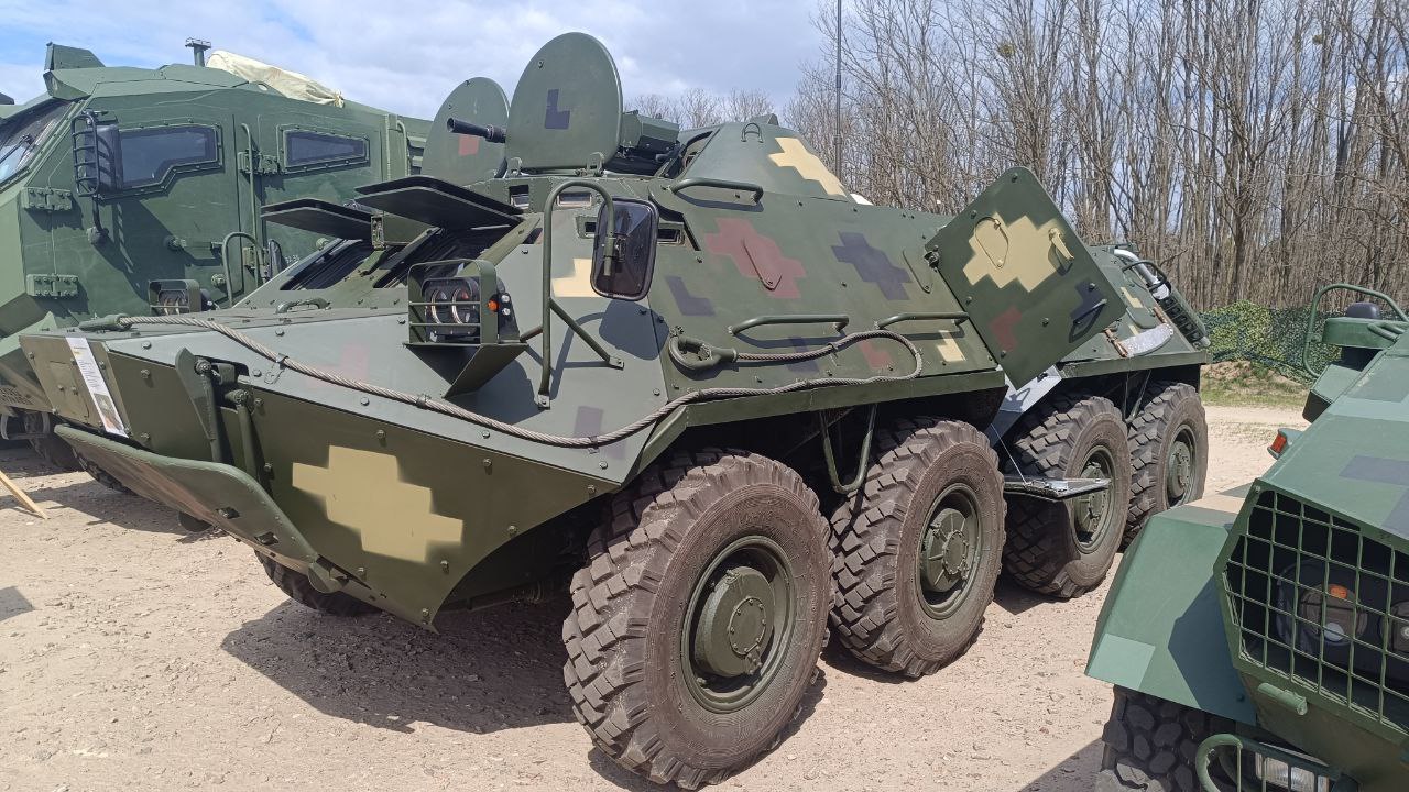 Ukrainian BTR-60D armored personnel carrier, April 2024 / Defense Express / Belarus Made BTR-60MB3 Modernization With New Powertrain and Panoramic Sight — Can russia Afford It
