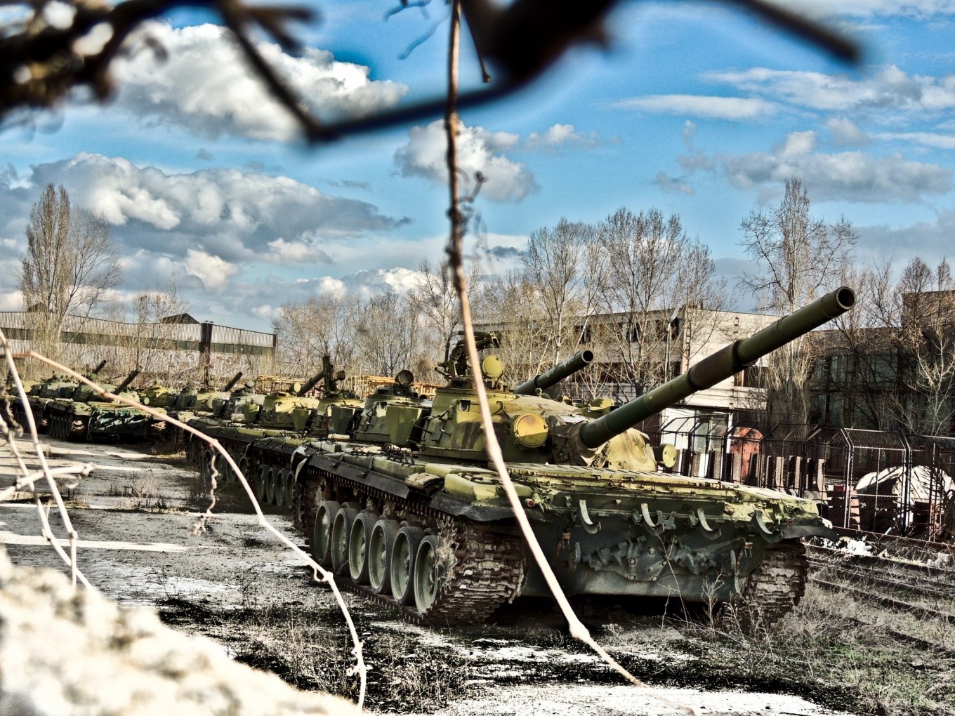 Romanian T-72s in storage in Bucharest, 2014