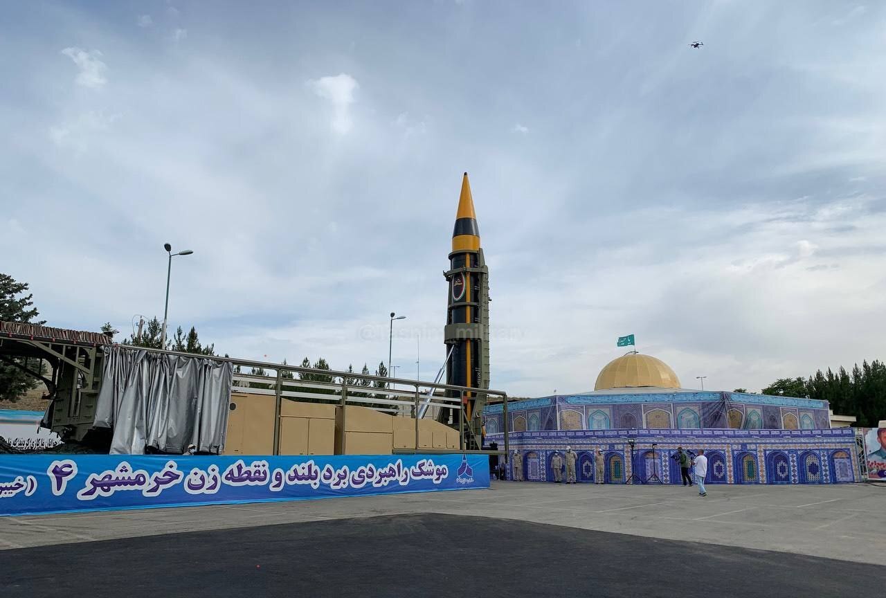 Presentation of the Iranian medium-range ballistic missile Khorramshahr-4, May 25, 2023, Iran Launches the Brand New Missile That Could Use Russia-Made Fuel Components,  Defense Express