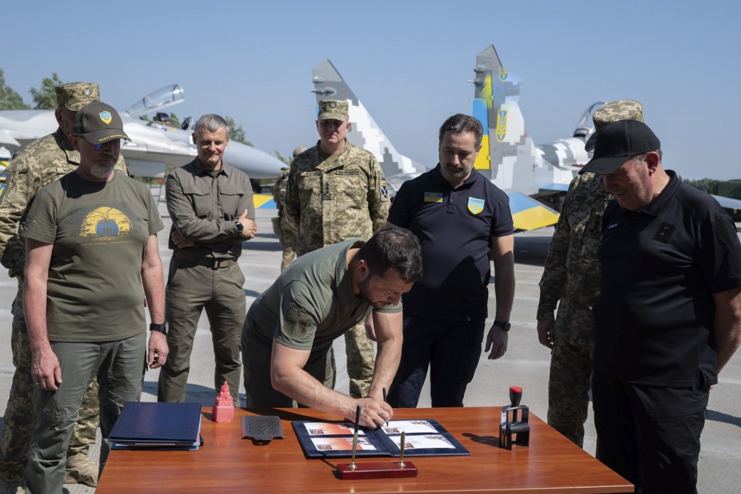 Ukraine Markes its Air Force Day on Sunday, Zelenskyy Visits Air Base to Communicate with Personnel, Inspect Weapons, Defense Express