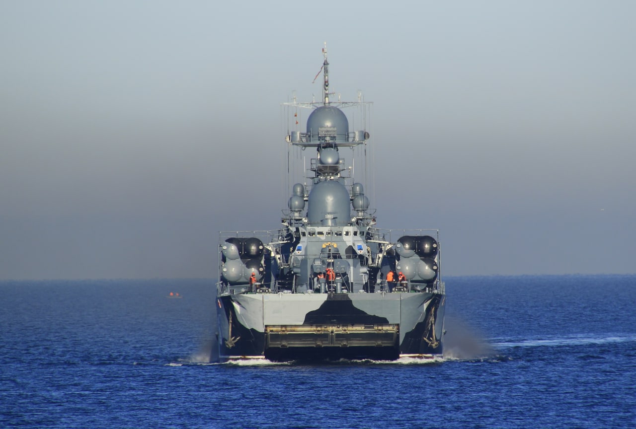The Samum air cushion missile ship Defense Express The Sea Baby Drone Strikes the Samum Missile Ship as it Exits Sevastopol Bay