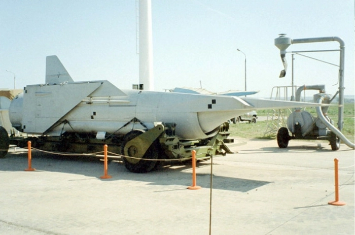 Exhibit mock-up of the unfinished Kh-90 missile