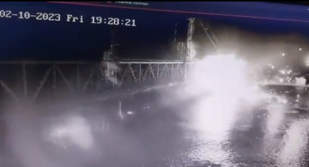 Reportedly, the moment a kamikaze drone exploded under the bridge across the Dniester Estuary, February 2023 / Defense Express / Which russian Naval Drone Could've Struck Ukraine's Simferopol Ship and Potential Countermeasures