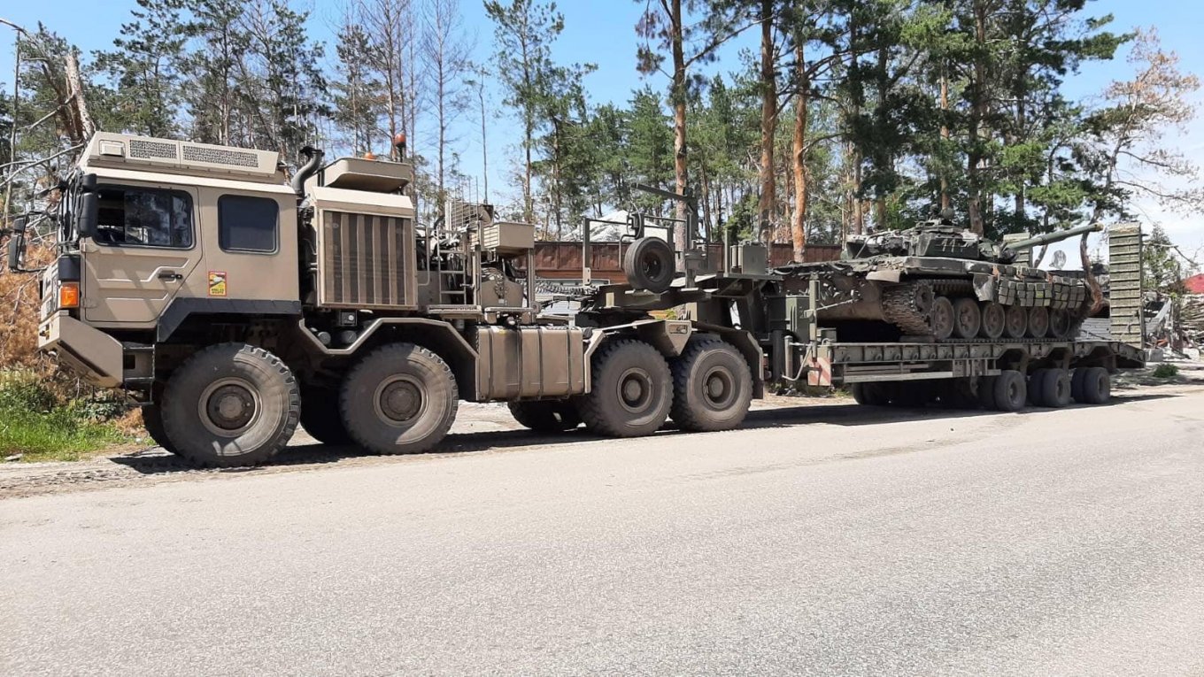 What Made RMMV HX Trucks Appealing to Ukrainian Logisticians and What Their Critical Flaw Is, Defense Express