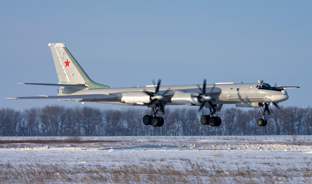 The Tu-95MS, tail code 21 Red, of the russian aerospace forces that was lost in a crash in February 2013 / Defense Express / How Much Longer Will russian Tu-95MS Keep Flying With Current Maintenance Capabilities