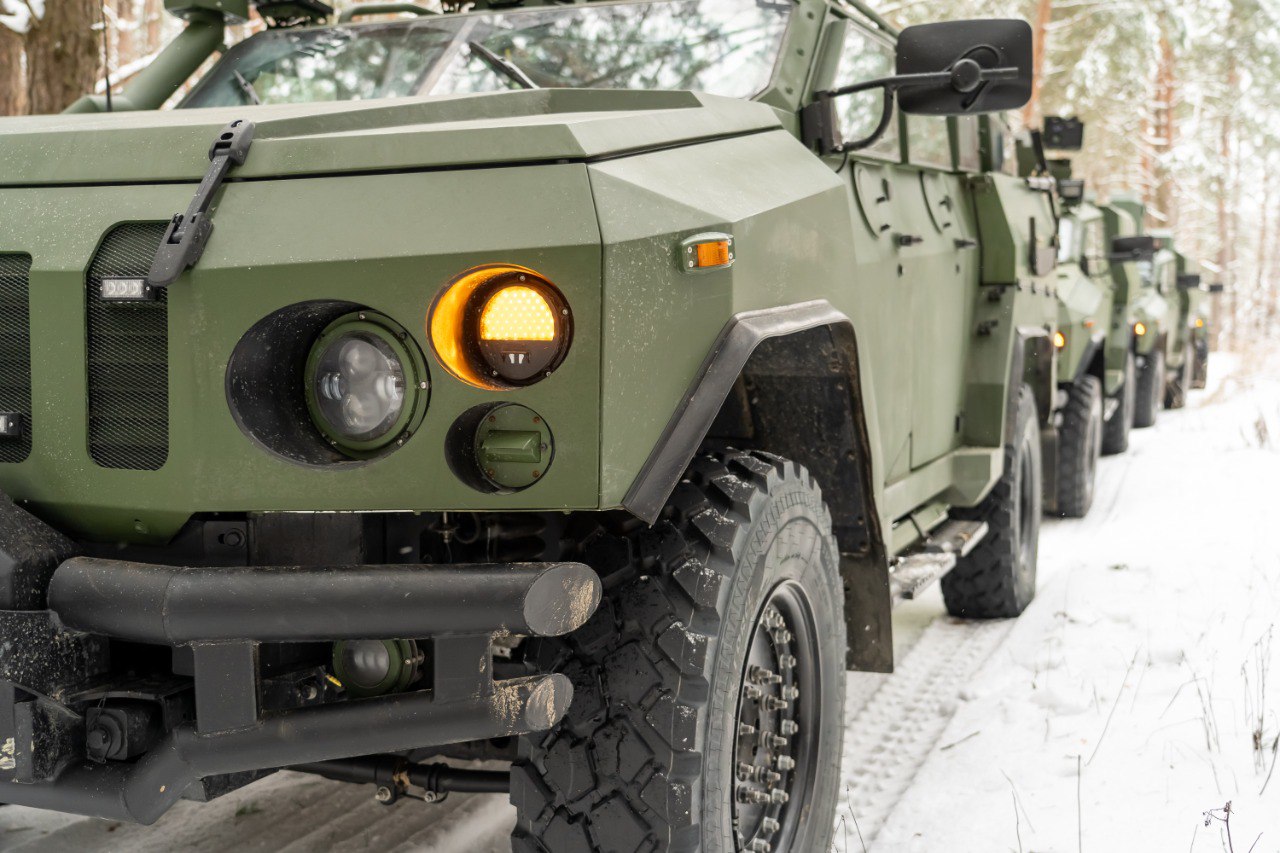 Ukrainian Novator Vehicle of Liut Brigade Survives russian Anti-Tank Mine Blast Near Toretsk, Defense Express