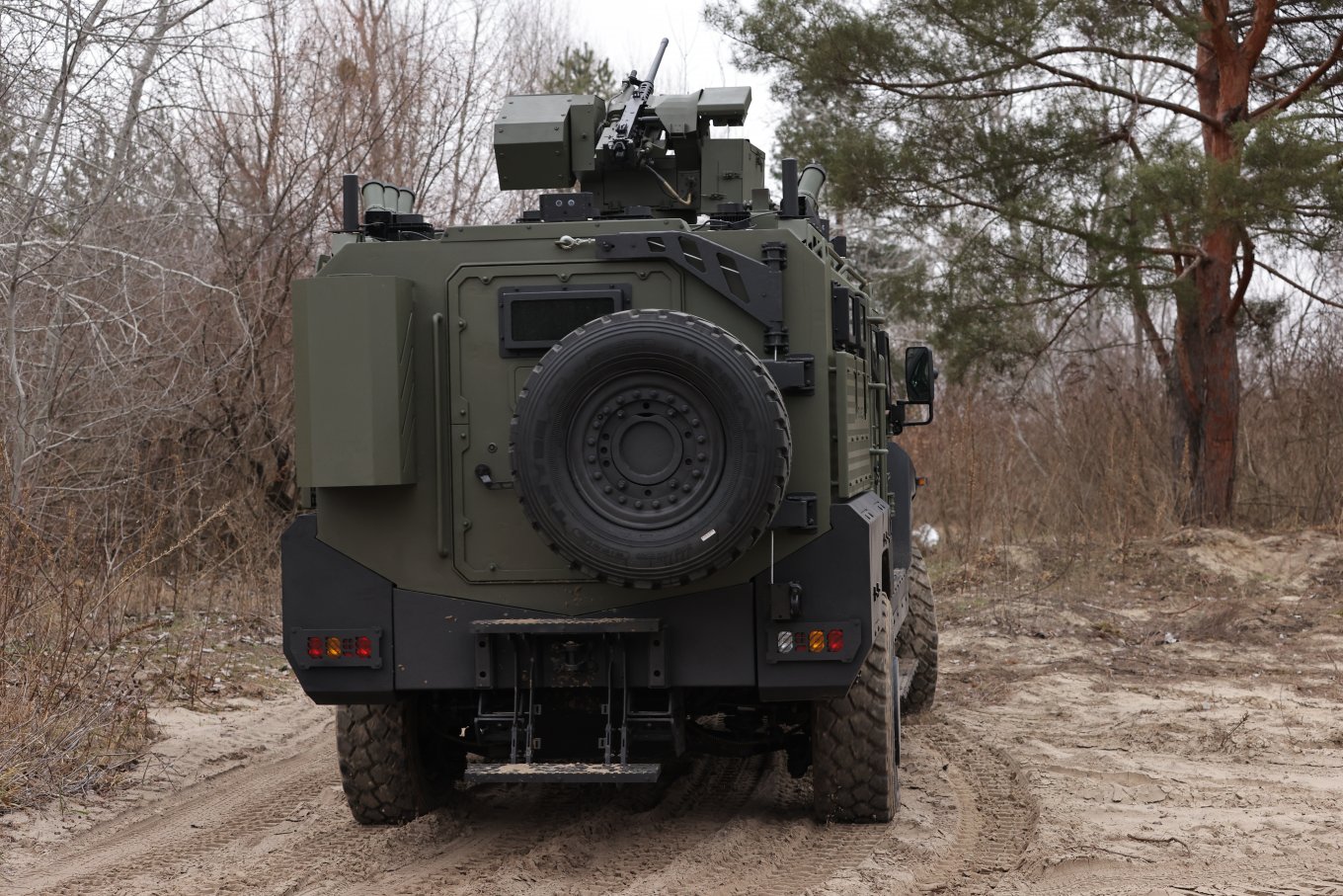 Defense Express / GYURZA-02: New Combat Vehicle From UKR ARMO TECH Premieres at IDEX 2025