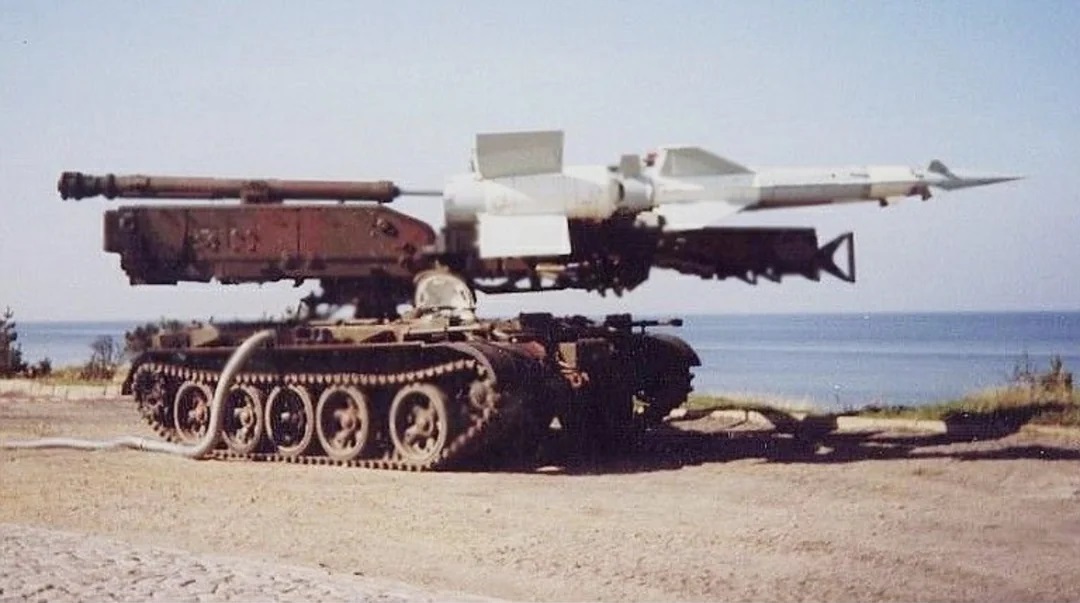 S-125 on the T-55 chassis of the Cuban armed forces / Defense Express / belarus Modernizes Mobile S-125s For Cuba: A Deal Impossible Without Moscow