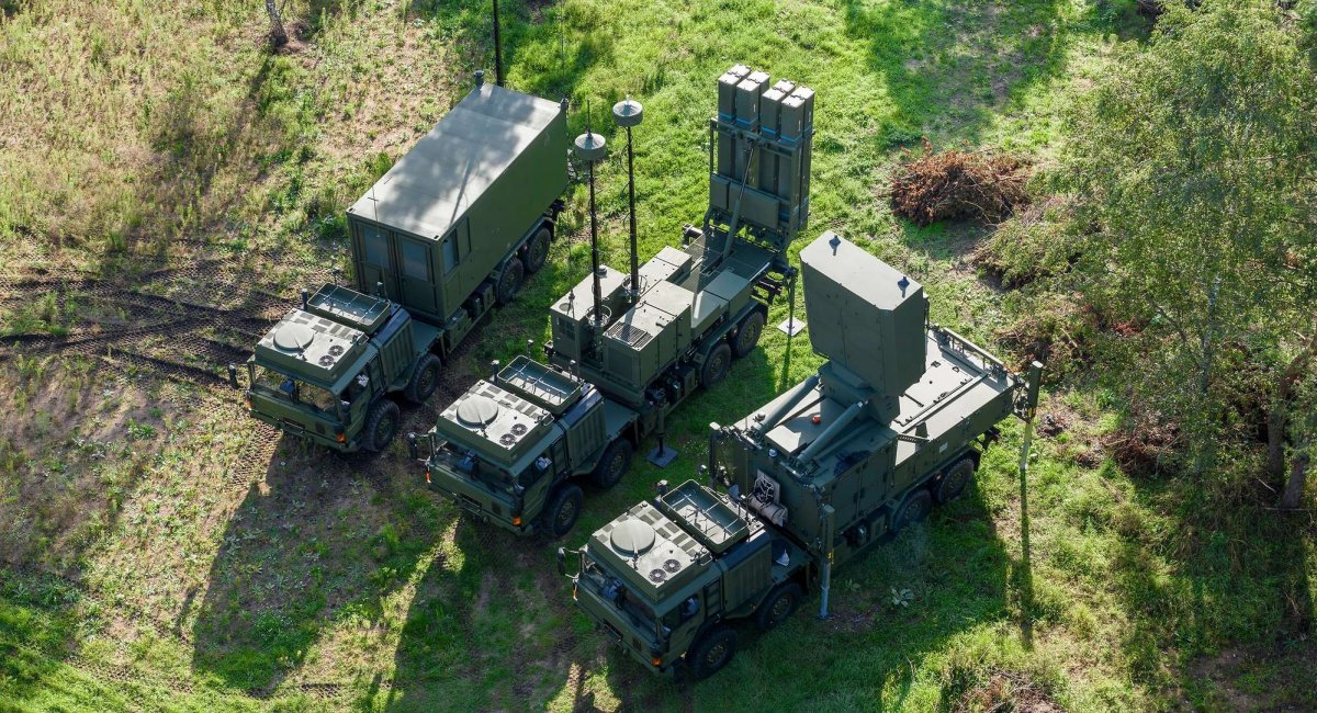 Iris-T SLM SAM system components: command post, launcher and TRML-4D radar / Open source photo