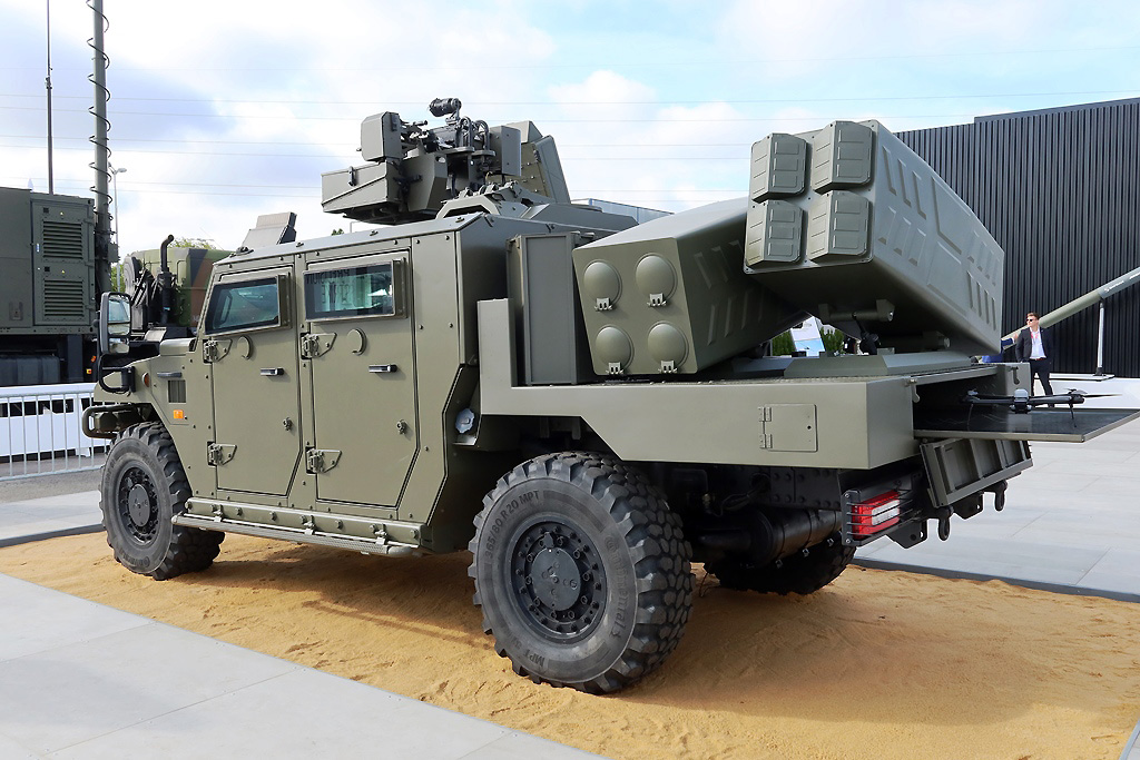 Arquus Sherpa 4×4 with launcher for anti-tank missiles and strike UAVs