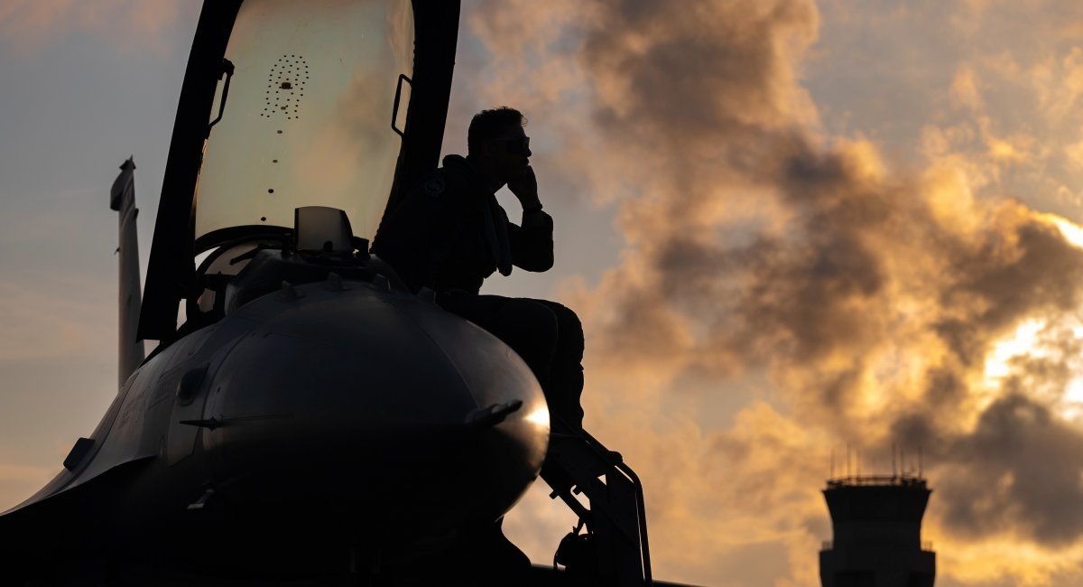 The Netherlands and several European countries are working to start training of Ukrainian pilots on the F-16 aircraft as soon as possible, Ukraine’s Defense Minister Reveals Details of How Ukrainian F-16 Pilots Will Get Training, Defense Express