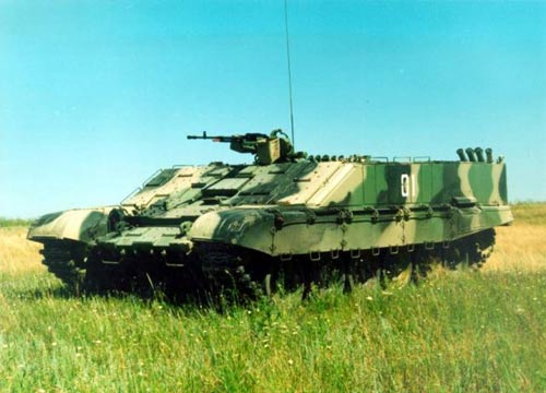 Video of russian Heavy Armored Personnel Carrier on Chassis of T-72 or T-90 Tank Appeares Online, A prototype of BMO-T Recovery Vehicle / archive images by btvt_2019, Defense Express