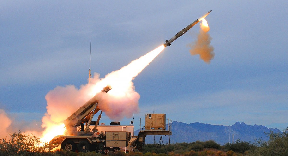 The Patriot SAM system fires a PAC3-MSE interceptor missile Defense Express Patriot System Destroyed with the Kinzhal Missile: Air Force Command Clarifies Misinformation Surrounding Ukrainian Air Defense System