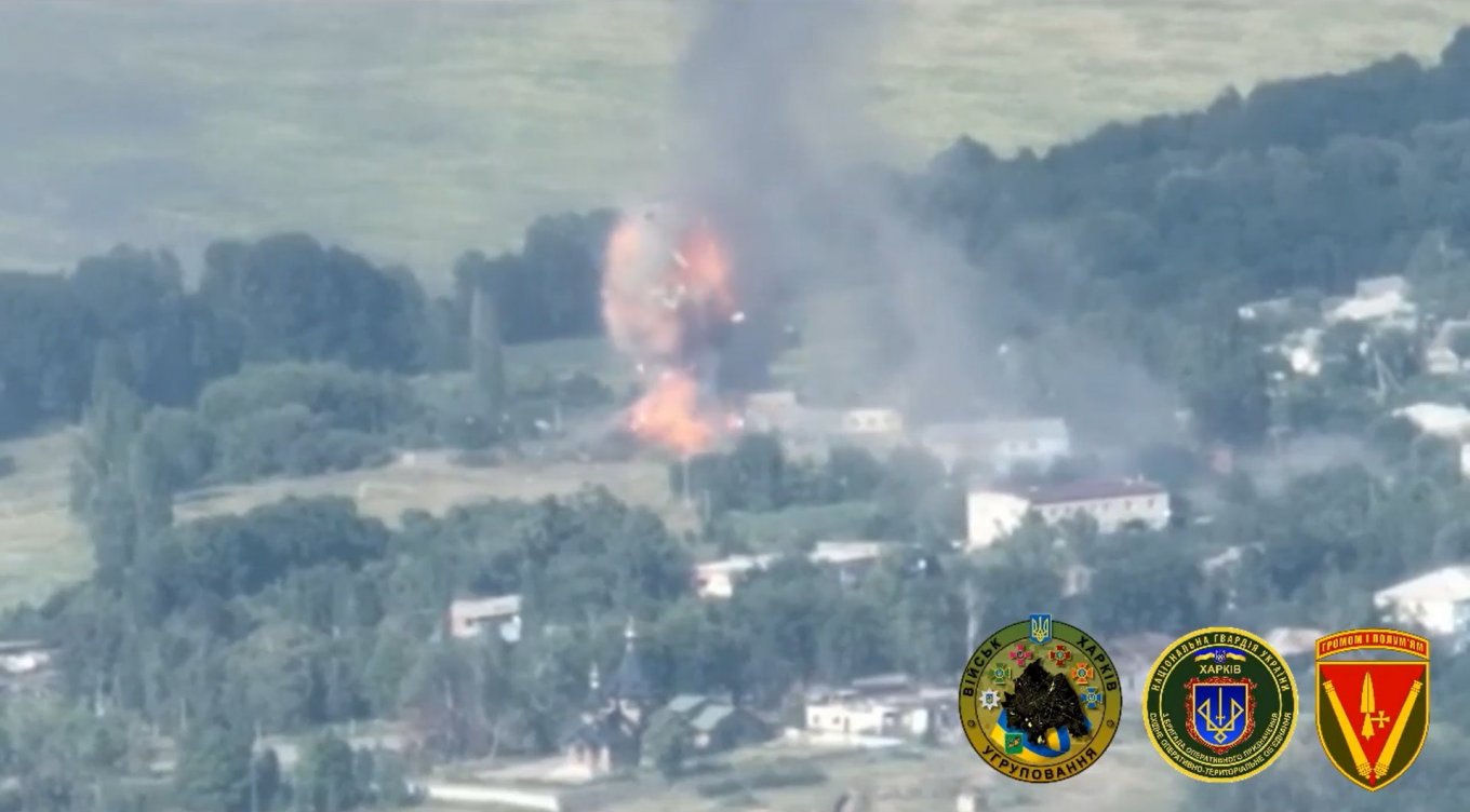 Ukrainian artillerymen eliminates russia’s ammunition depot, 2 Nona-K artillery systems, Defense Express