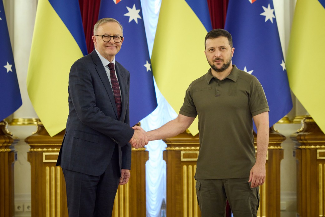 Australia Gives $68 mln for another batch of APC, Bushmaster protected mobility vehicles, UAVs for Ukraine, Australian Prime Minister Anthony Albanese met President Volodymyr Zelensky, Defense Express