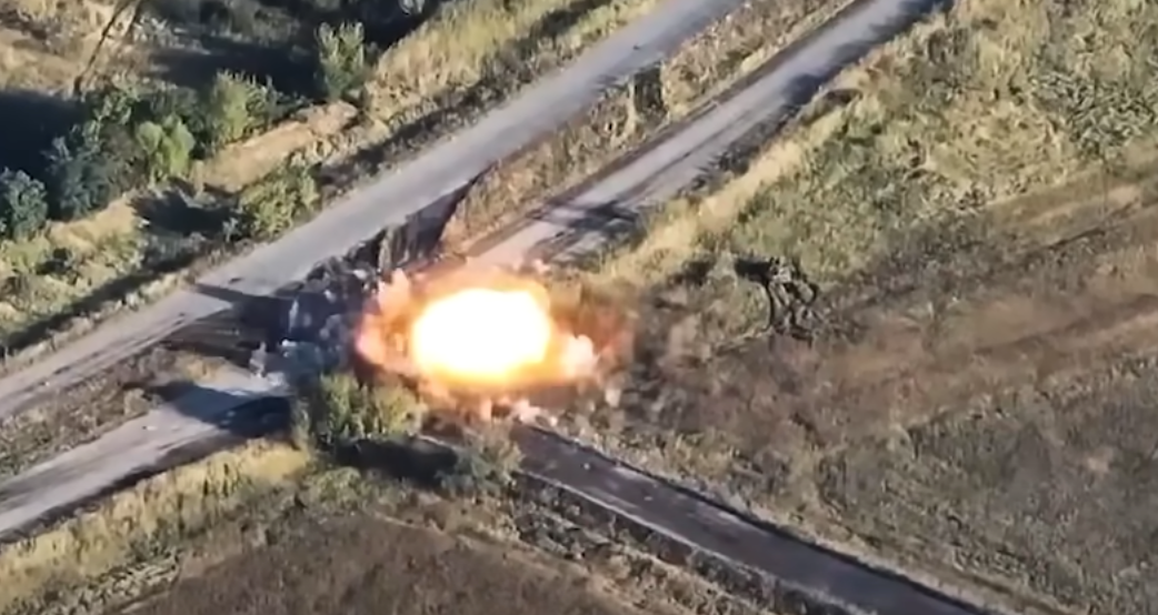 What Remains of russian Nona-S Self-propelled Mortar After Being Hit by a HIMARS Missile, The moment of hitting a GMLRS missile next to one of the russian 2C9 Nona-S self-propelled mortars, Defense Express