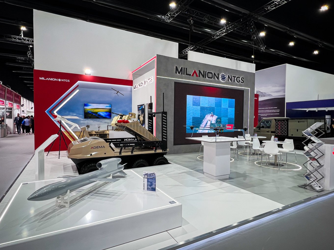 FP-5 at Milanion's booth at IDEX-2025 / Defense Express / Ukraine's Flamingo is the FP-5 Missile With 3,000 km Range and a One-Ton Warhead