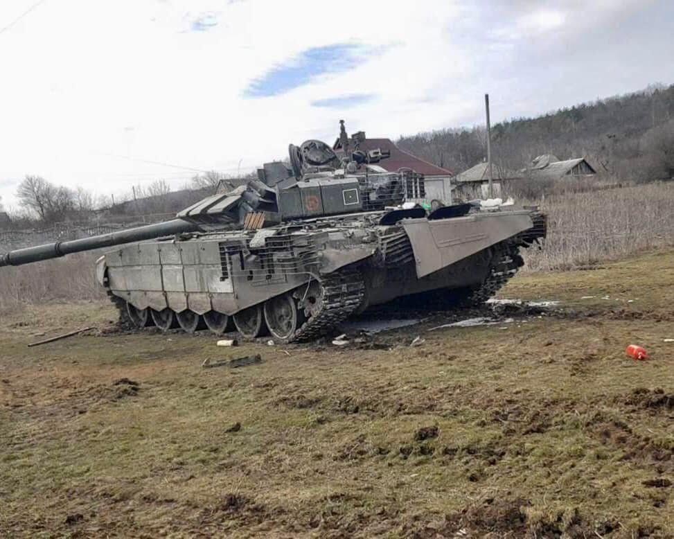 Captured by Ukraine's military russia's main battle tank T-72B3 , Defense Express, Top Ten Ranking of Russian Armored Vehicle Types by Numbers Lost in Ukraine War