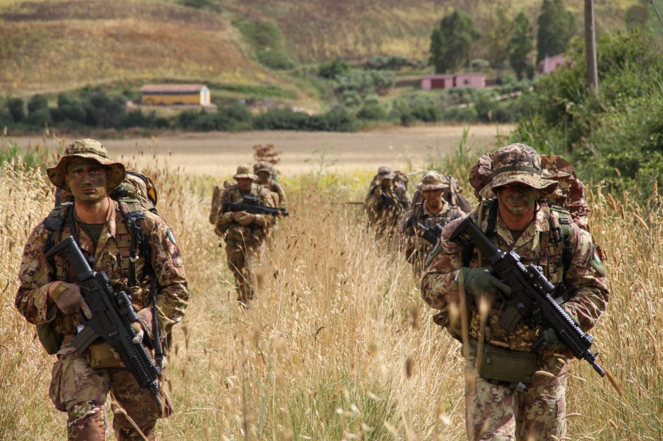 Italy Is Considering Plans Increase Its Forces by More Than 1.5 Times, But Timing, Comparison with 1991 Are Very Indicative