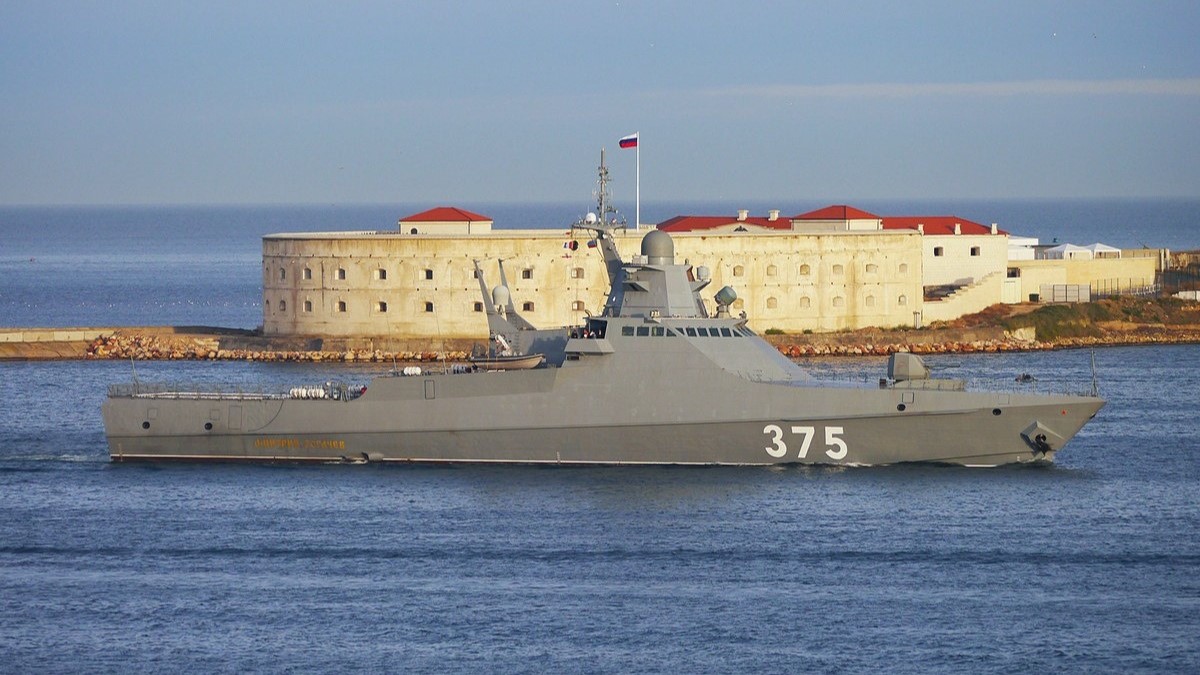 russia Is Preparing to Launch Two Ships for Black Sea Fleet, One of Them Is Kalibr Missile Carrier, Defense Express