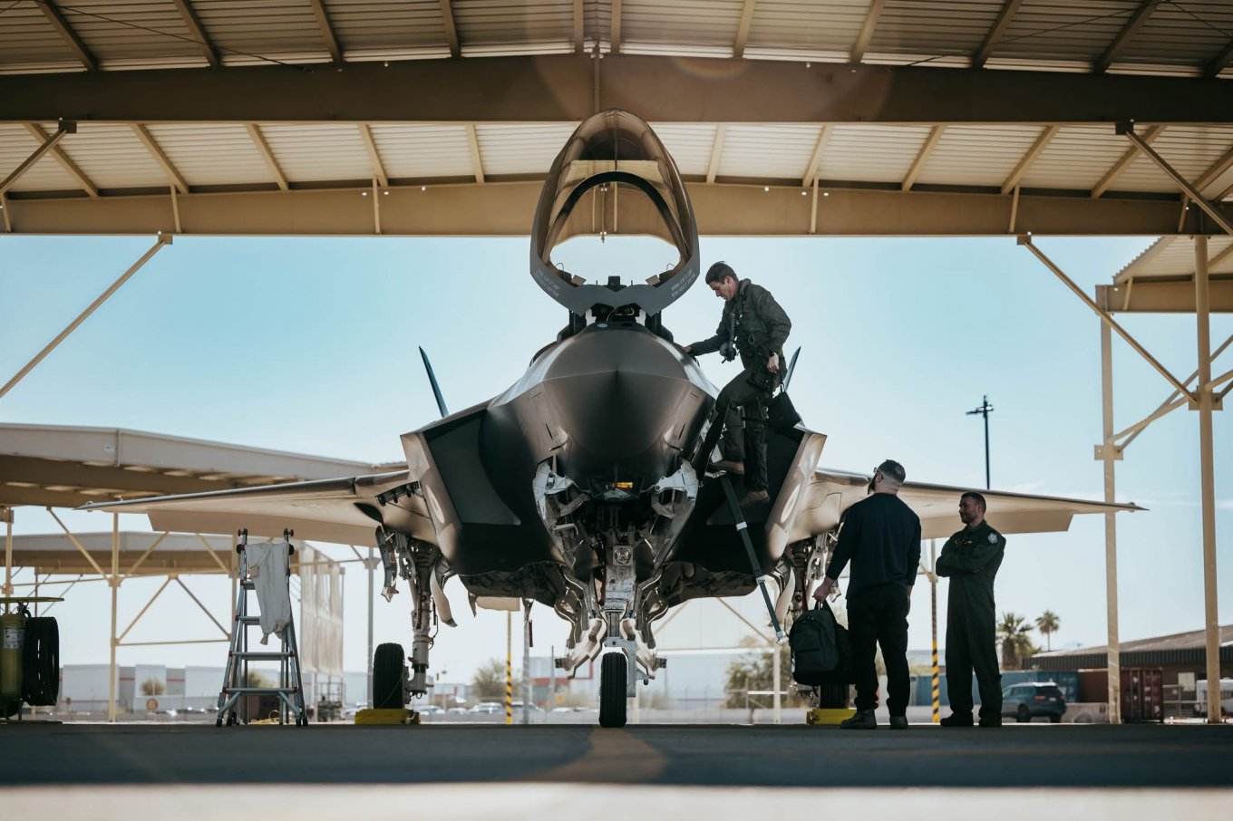 F-16 of the Hellenic Air Force, Greece May Skip F-16 Upgrades for More F-35 Opening Rare Opportunity for Ukraine