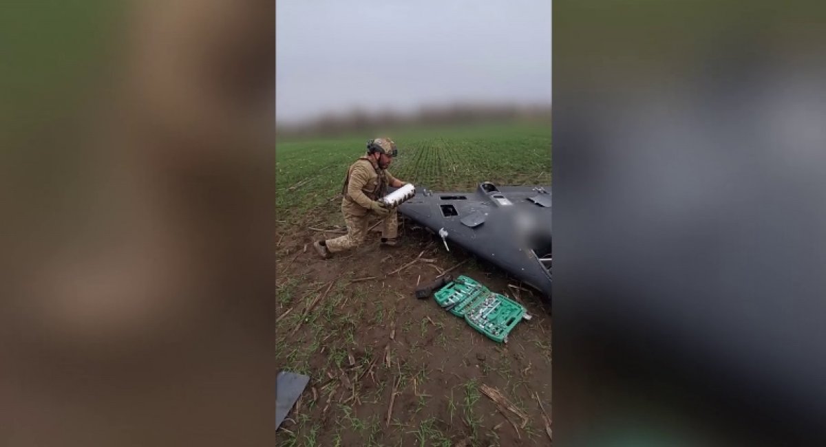 russian drone carrying a 50-kg warhead and two PTM-3 anti-tank mines Defense Express Ukraine Strikes Deep: the SOF Hit the Hvardiyska Oil Depot in Simferopol District