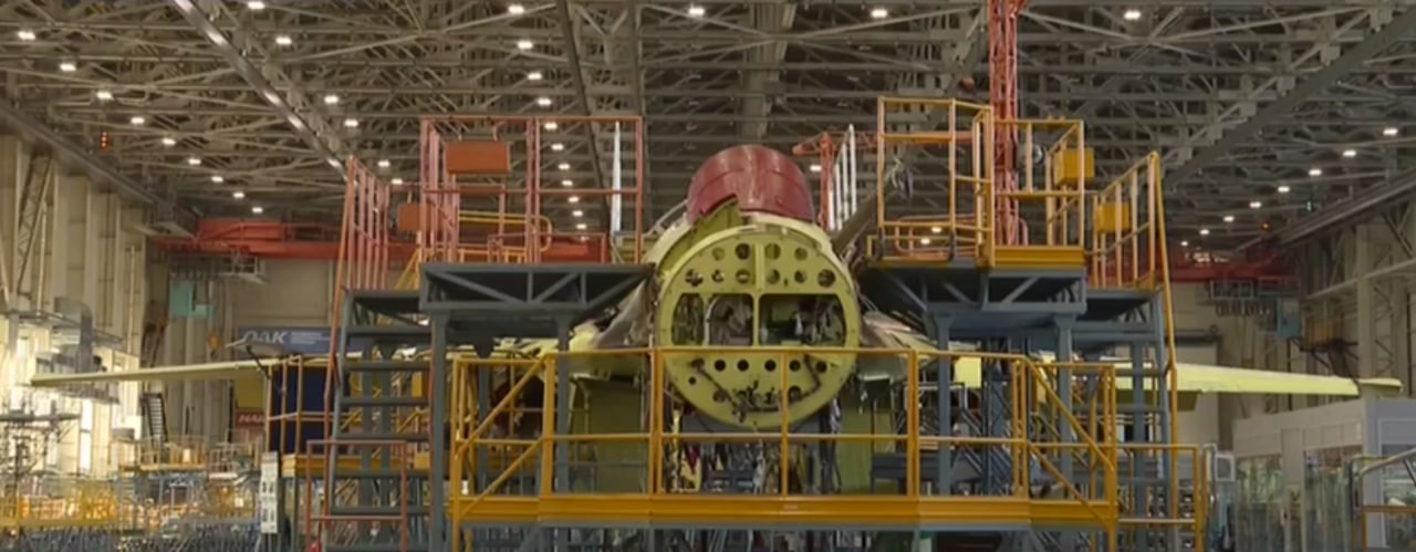 Production of Su-35 and Su-57 aircraft at the premises of KnAAZ, spring 2024 / Defense Express / Production Tempo at Su-35S and Su-57 Assembly Lines in Russia Look Nothing Like You'd Expect From a Country at War