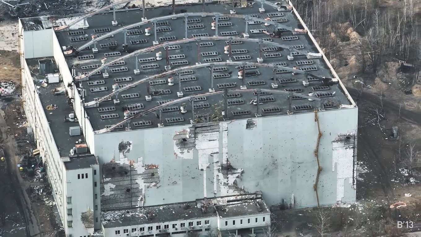 Defense Express / Shelled building at the airport