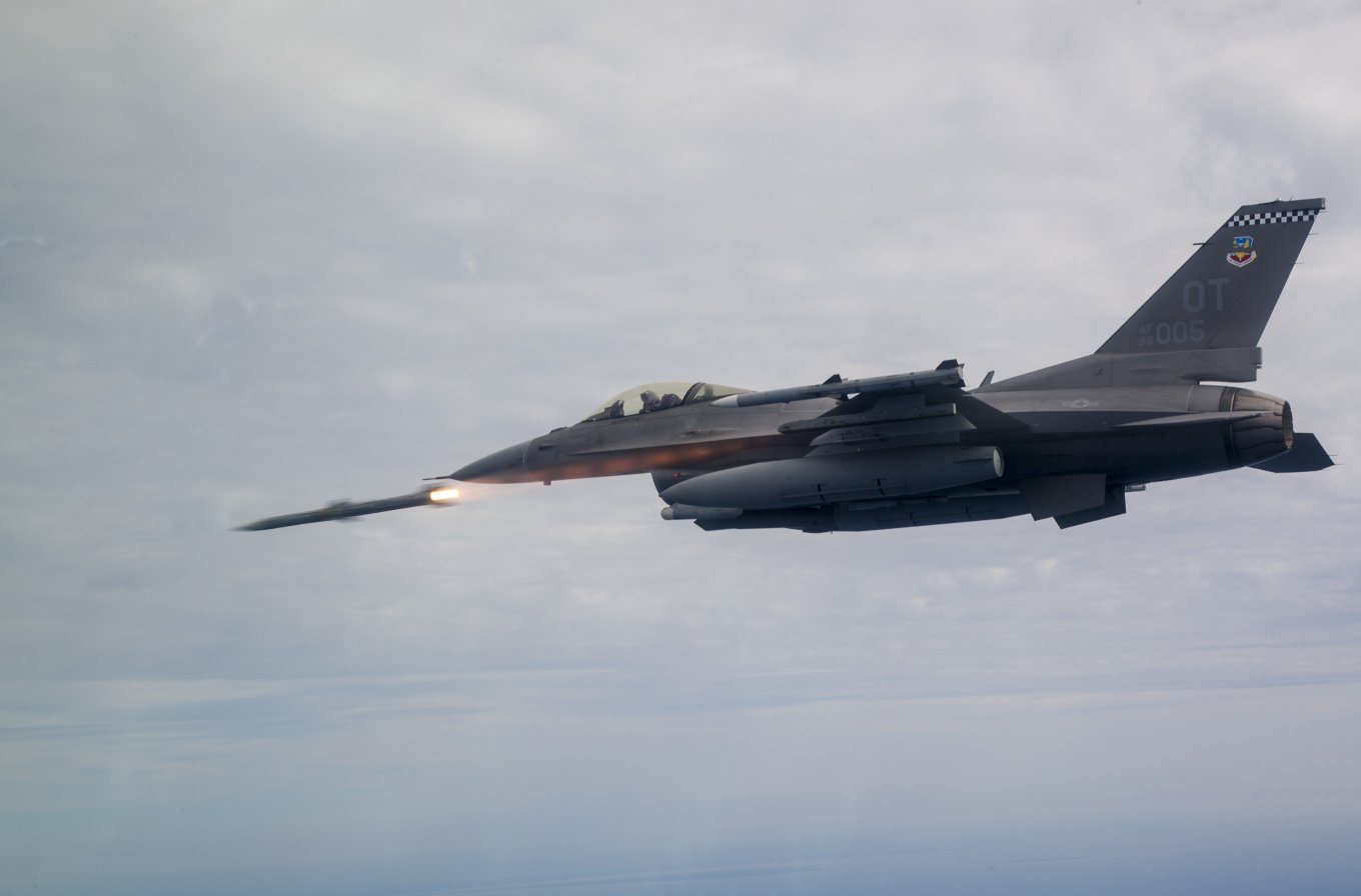 F-16 launching an AIM-120 AMRAAM