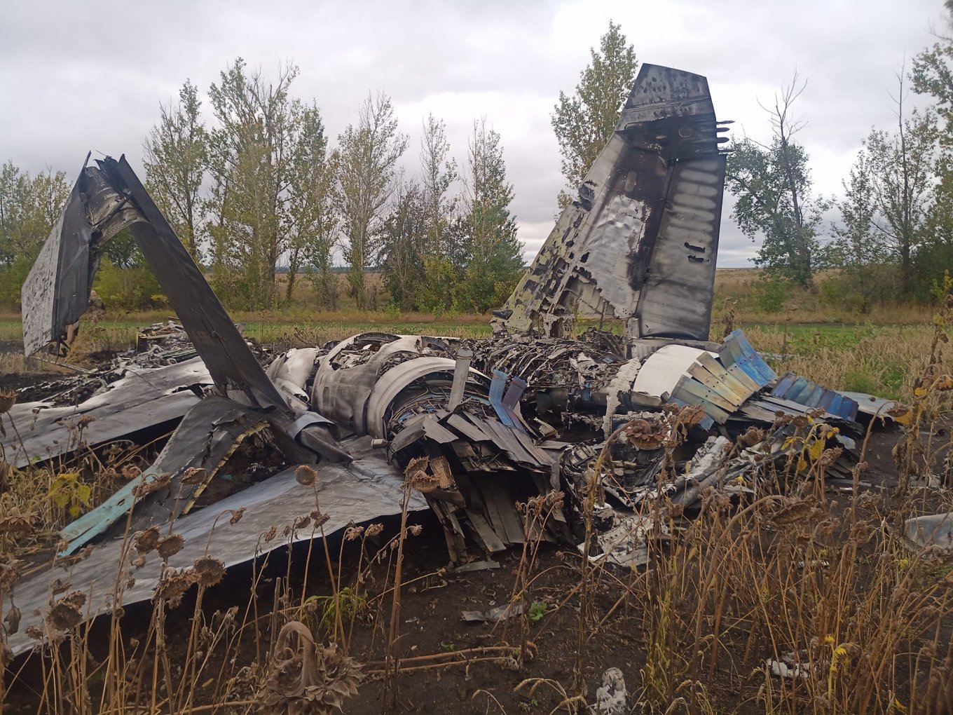 downed Su-34 / Advancing Ukrainian Forces Continue Finding Wrecked russian Aircraft, the Modern Su-34 Abandoned