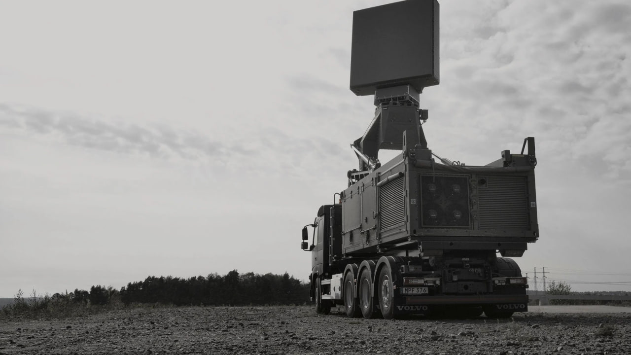 Giraffe 4A radar / Defense Express / Sweden Bought IRIS-T SLMs Underequipped With Radars — Plain Economy or Europe's New Air Defense Unit Configuration