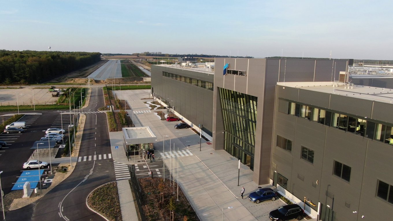 Rheinmetall factory in the Hungarian city of Zalaegerszeg, August 2023 Defense Express How Quickly Did Rheinmetall Launch the Factory in Hungary, and How Much Faster Will It Be in Ukraine