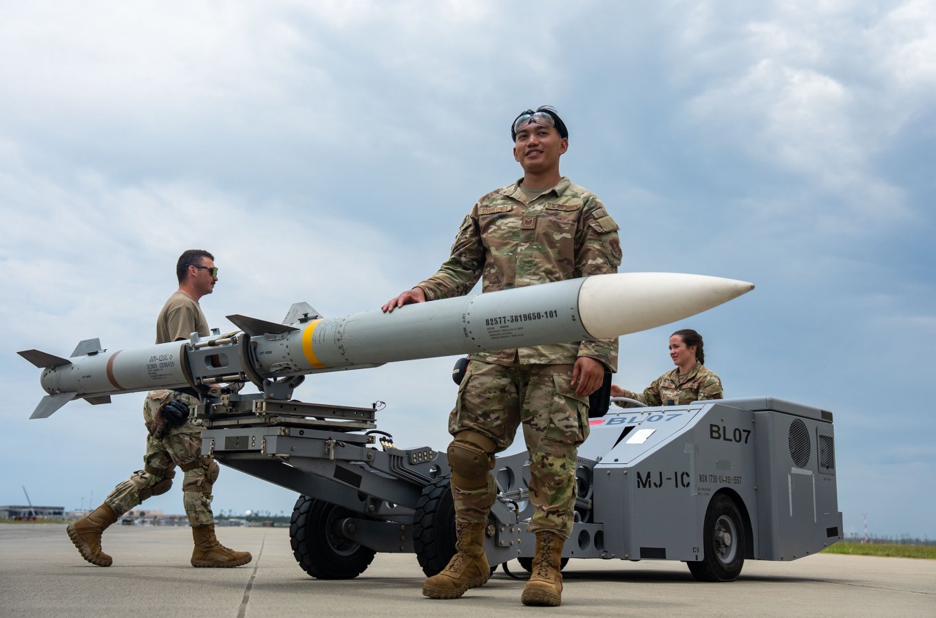 U.S. Sells $16.5 Billion in Weapons to UAE and Kuwait to Repel Iranian Attacks, Defense Express