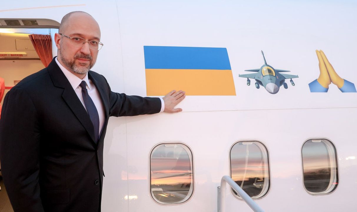 Denys Shmyhal, the Prime Minister of Ukraine, with the aircraft Defense Express Ukraine to Receive the An-124 Ruslan Aircraft Confiscated from Russians in Canada