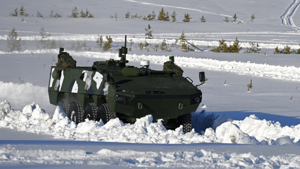 Patria AMV VP با Trophy APS / اعتبار عکس: EuroTrophy