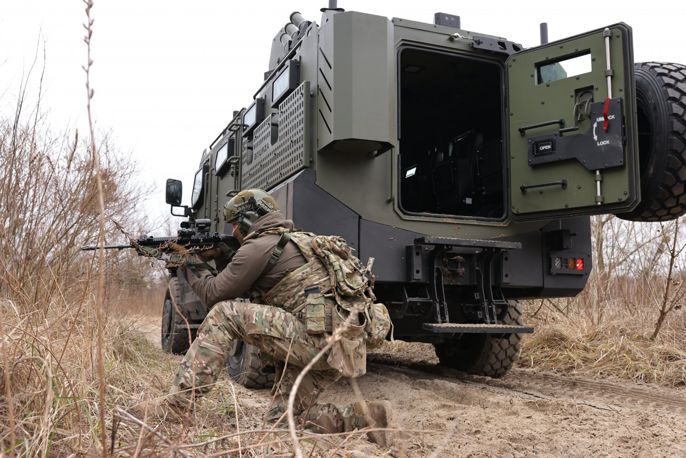 Defense Express / GYURZA-02: New Combat Vehicle From UKR ARMO TECH Premieres at IDEX 2025