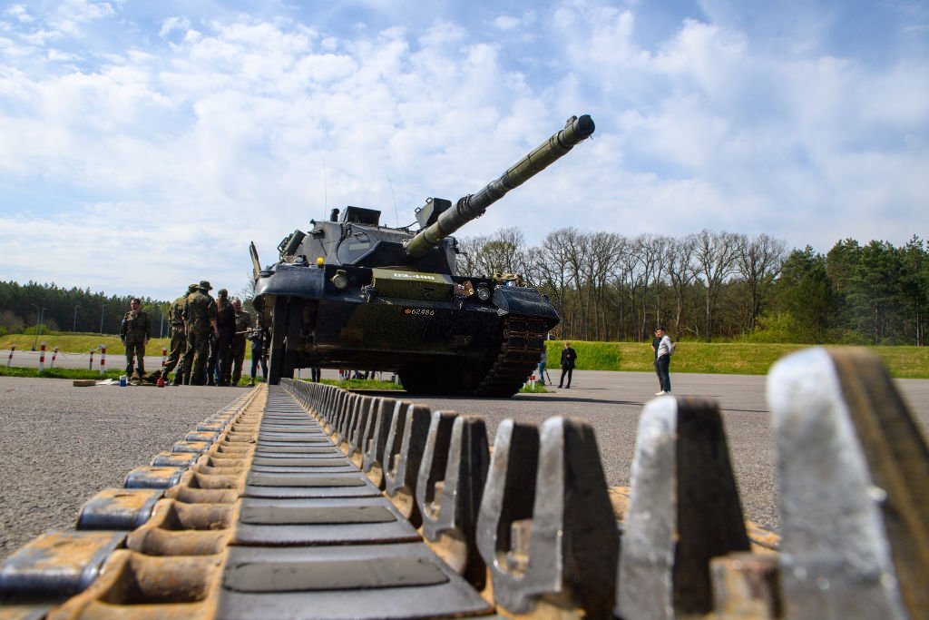 The Danish Ministry of Defense Acknowledged Problems with Leopard 1A5 for Ukraine Tankmen of the Armed Forces of Ukraine master the Leopard 1A5, May 2023, Defense Express