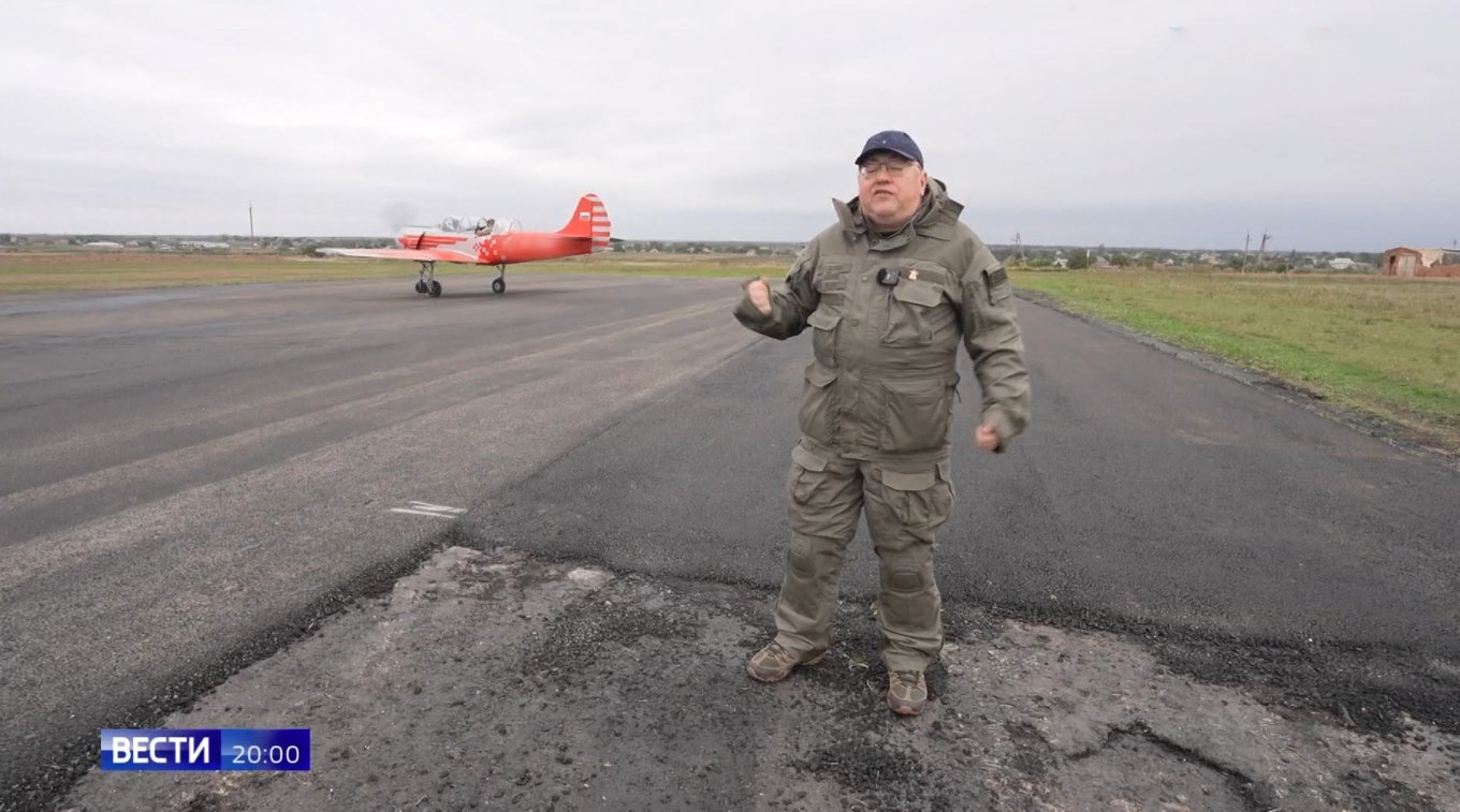 The Yak-52 aircraft Defense Express Moscow's Innovation Backfires: Propaganda Footage Reveals Secret Yak-52 Base