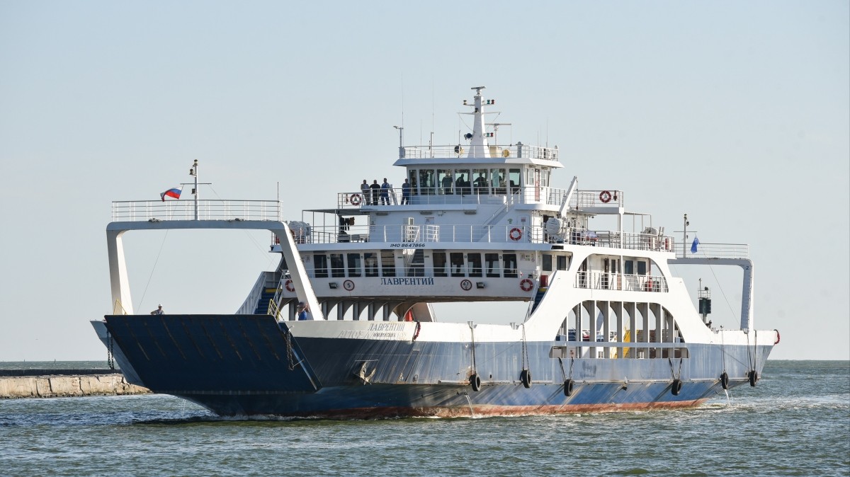 The Lavrentiy ferry / Defense Express / Ferry Crossings Over Kerch Strait: Throughput and Importance of this russian Logistics Vein in Crimea