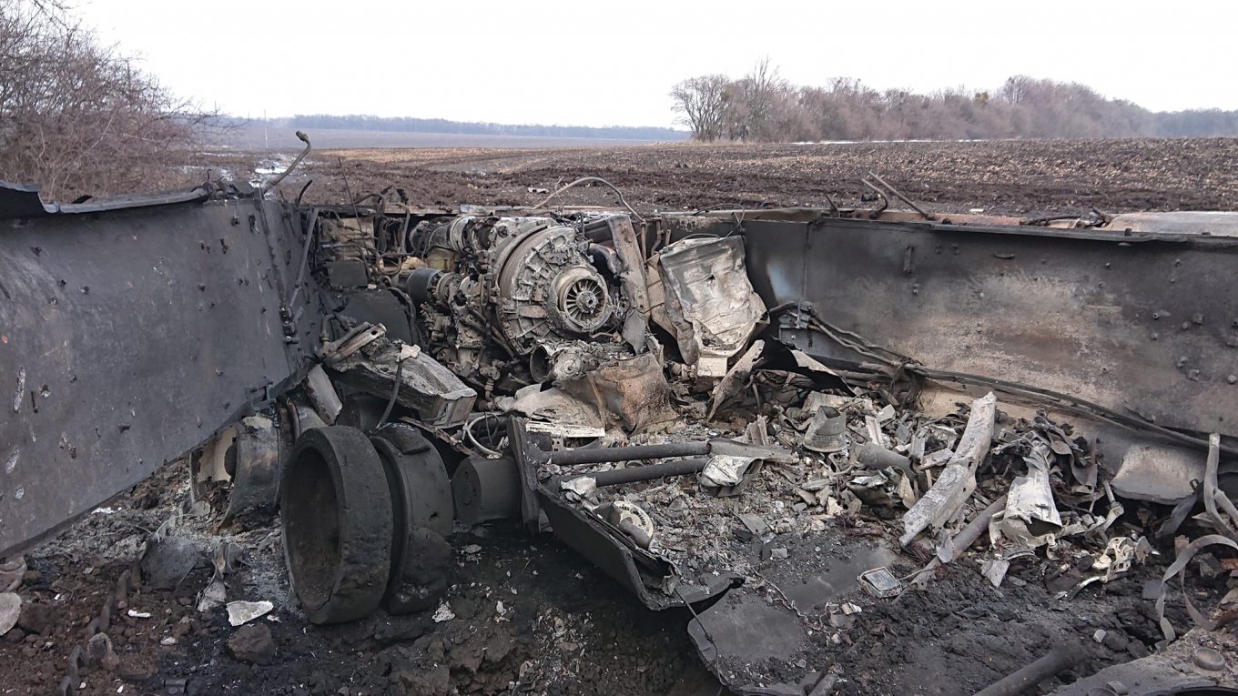 Defense Express / Remnants of a Russian T-80 tank, destroyed by Ukrainian Armed Forces with an NLAW / Day 30th of Ukraine's Defense Against Russian Invasion (Live Updates)