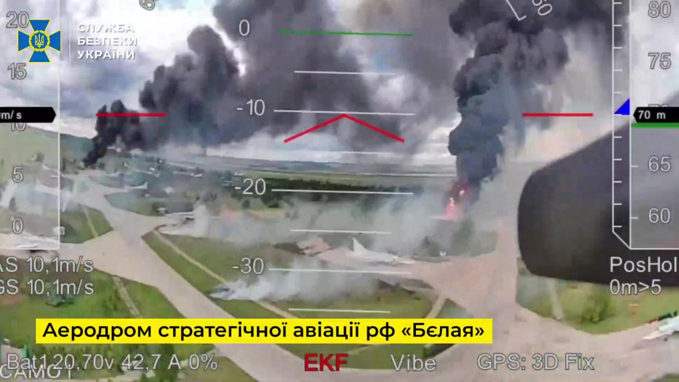 Belaya strategic aviation airfield / Defense Express / Could Go Wrong Any Moment: New Footage Shows How Much Time a Ukraine's Drone Operator Had to Strike the russian Tu-22M3